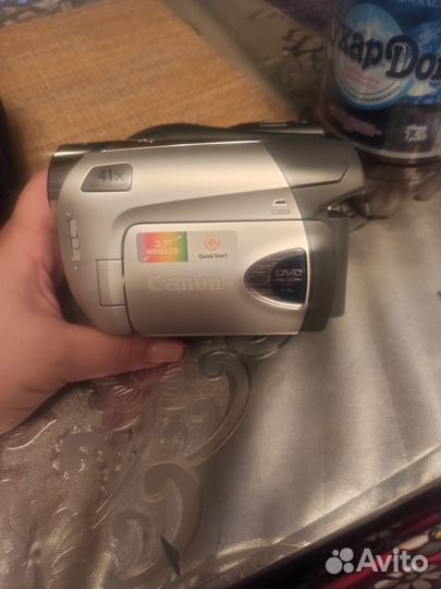 Видеокамера canon
