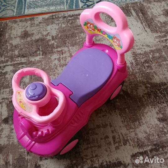 Продам машинку для девочки