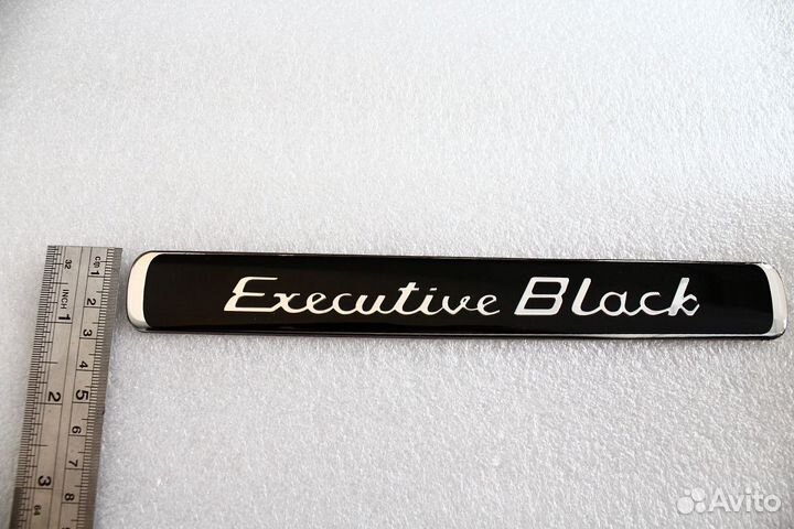 Эмблема Шильдик Executive White / Black V9OC9