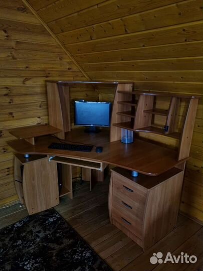 Компьютерный стол