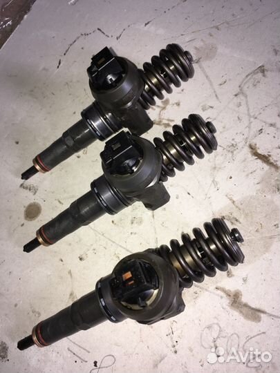 Насос Форсунка 038130073BP