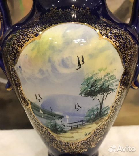 Антикварная ваза