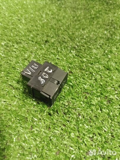 Кнопка Audi A4 B6 седан 1.8 BFB 2002