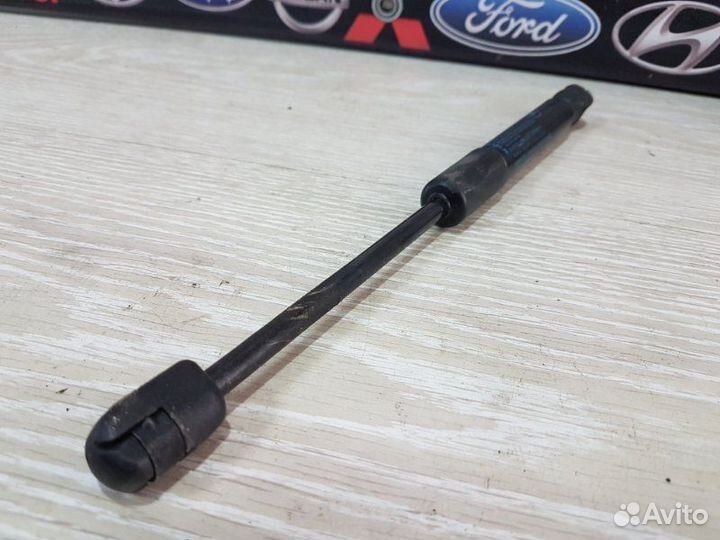 Амортизатор капота Bmw 5-Series F10 N52B25 2011