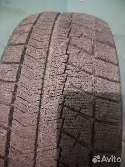 Bridgestone Blizzak VRX 215/55 R17