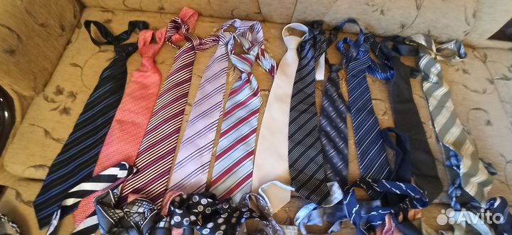 Галстуки костюмные 26 шт Шелк цена за все