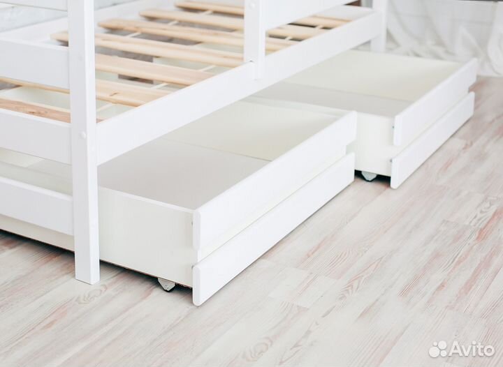 Детская кровать из массива березы