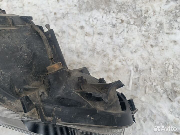 Фара правая Mitsubishi Outlander XL