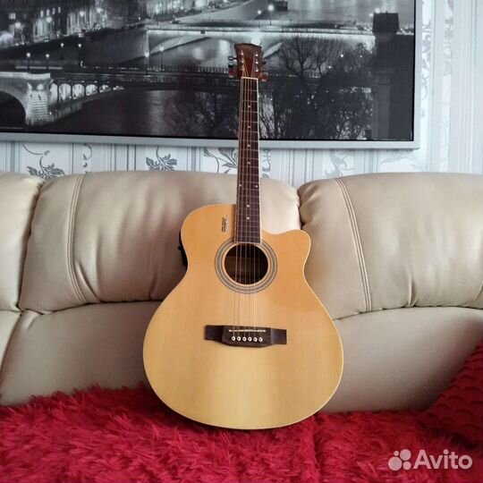 Электро акустическая гитара
