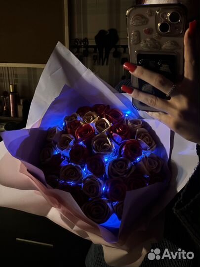 Букет из атласных лент 31 роза