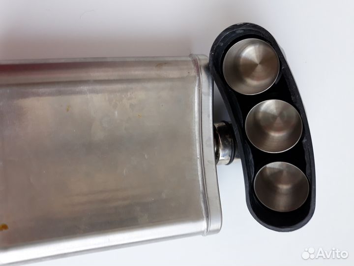 Набор: фляжка, 4 рюмки, воронка новый и др