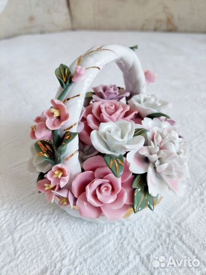 Корзина с цветами фарфор