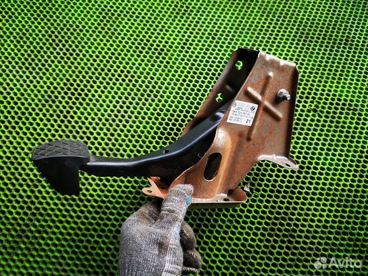 Педаль тормоза на Шкода Октавия А5 04-13 1,6л мкп