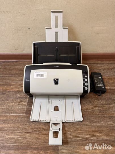 Сканер протяжный Fujitsu fi-6140Z