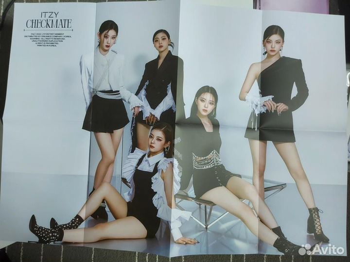 Открытки, плакаты, стикеры itzy