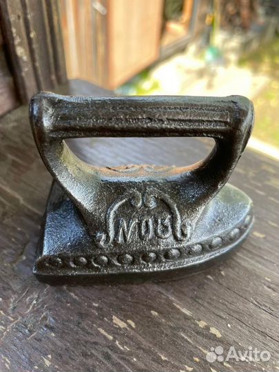 Утюг чугунный старинный