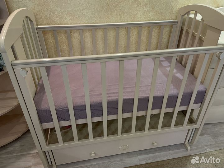 Кроватка и пеленальный комод Красная звезда