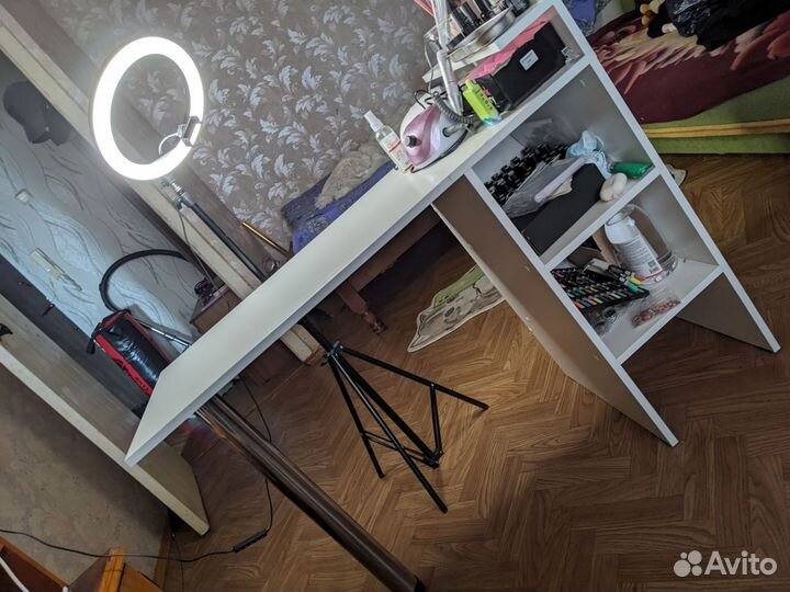 Маникюрный стол складной