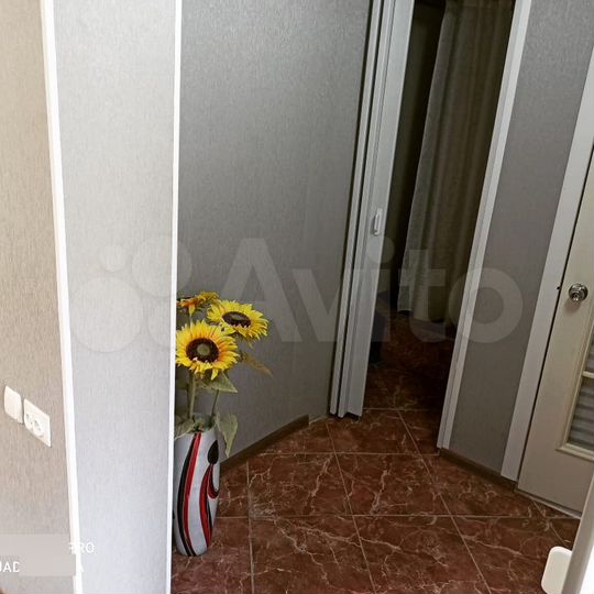 Комната 50 м² в 2-к., 1/2 эт.