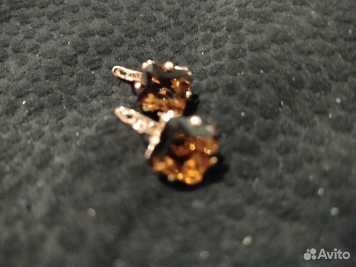 Серьги с большими камнями