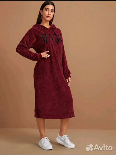 Тëплое плюшевое платье с капюшоном размер XL