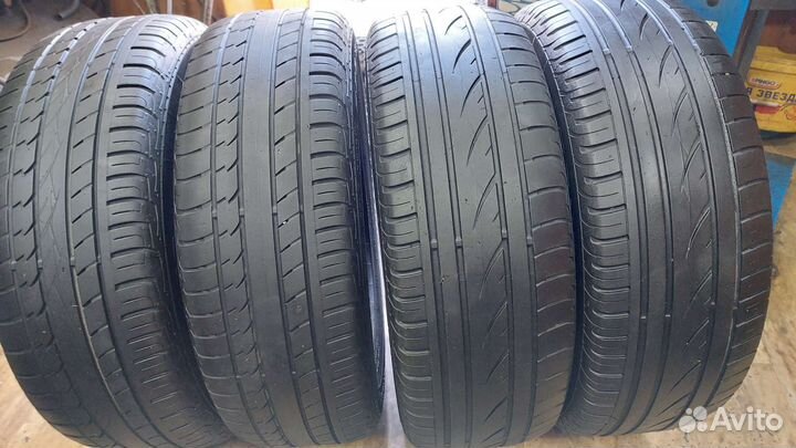 Continental ContiCrossContact UHP 235/65 R17 108V