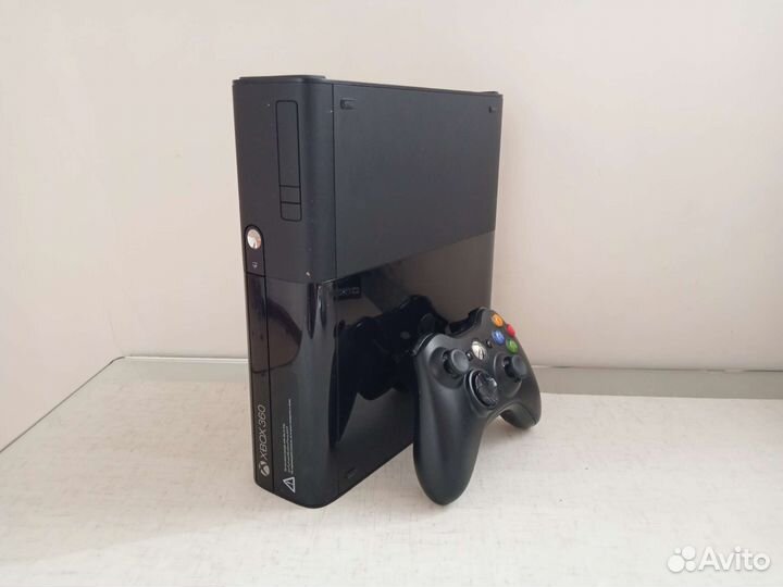 Xbox 360 Прошивки нет. Не вскрывался