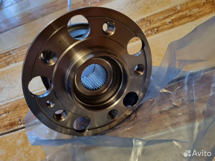 Передняя ступица колеса (подшипник)