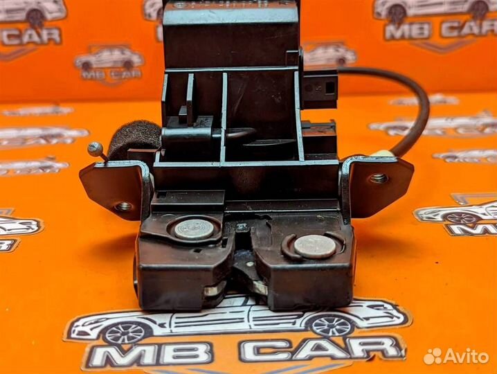 Замок багажника w203 C-class 612.962