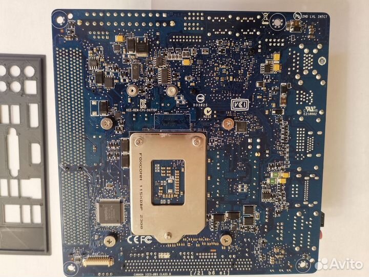 Материнская плата Intel DH77DF в сборке