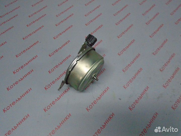 Nissan 21487-8H30A Моторчик вентилятора