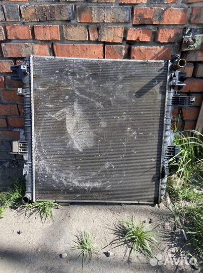 Радиатор охлаждения Nissan Patrol Y62