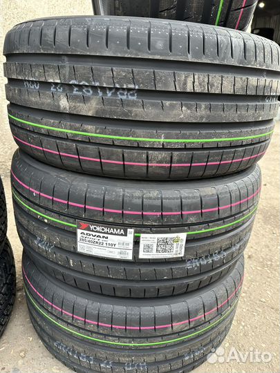 Yokohama Advan Sport V107 285/40 R22 110Y