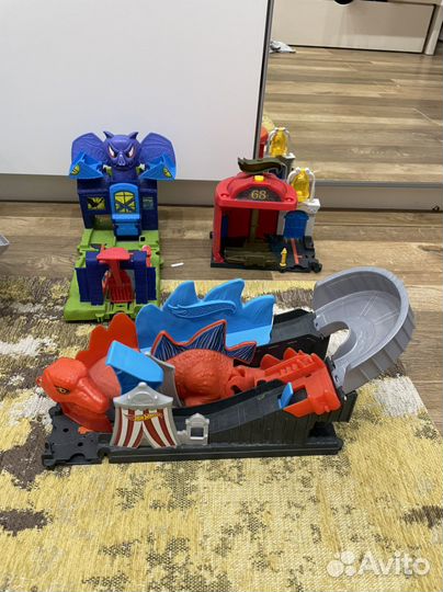 Hot wheels три игровых набора