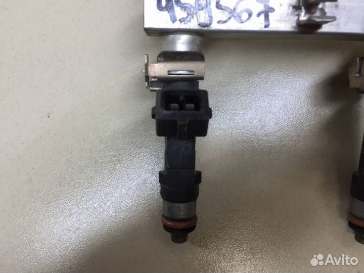 Рейка топливная рампа Opel Astra H / Family 2004-2