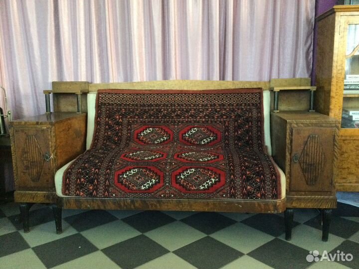 Антикварный диван с 2-мя тумбами по бокам 1910-е г