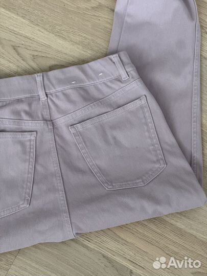 Две пары джинс