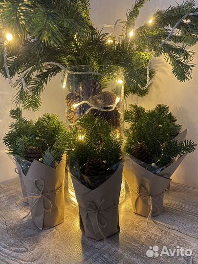 Новогодняя композиция из живой ели