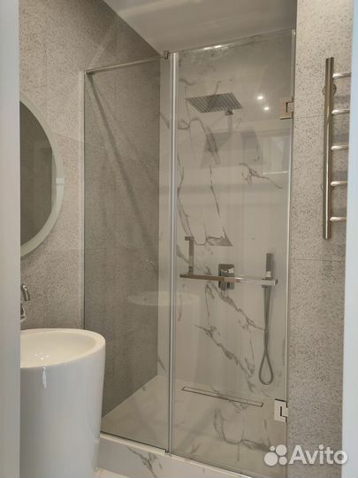 Стеклянная перегородка для ванной