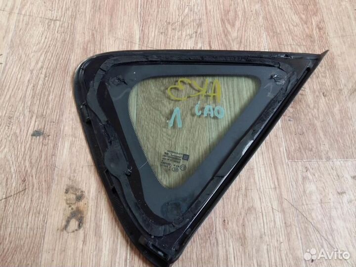 Стекло кузовное левое Opel Astra J 2010-2017