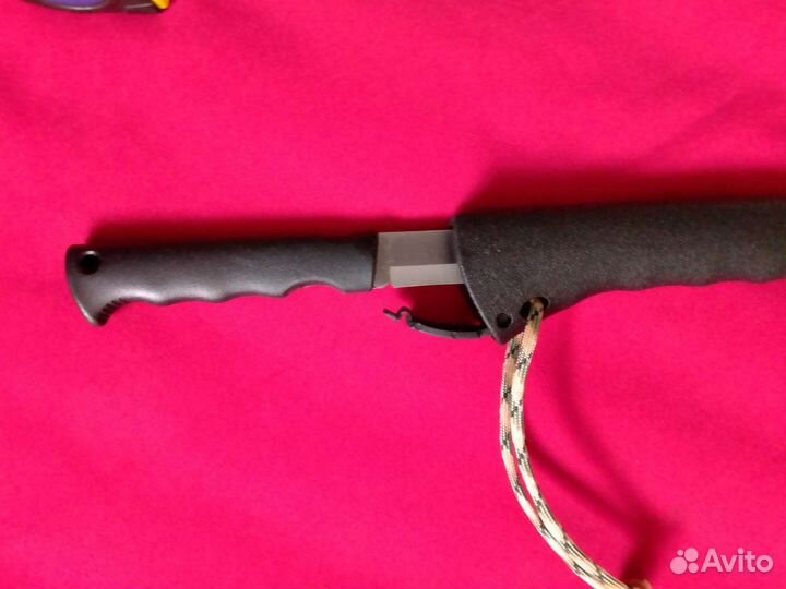 Топор походный, с ножом в рукояти