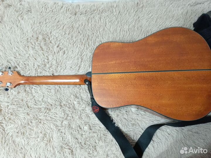 Электроакустическая гитара