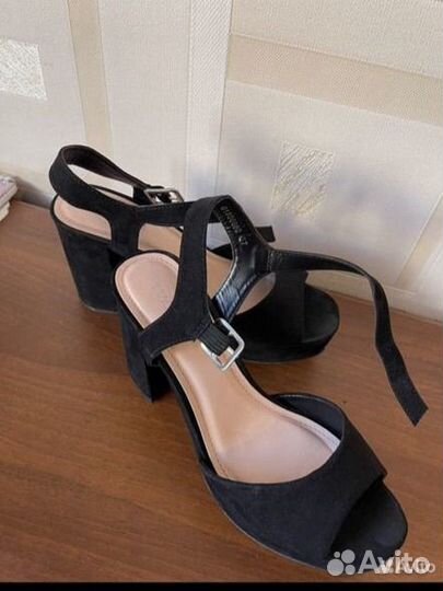 Босоножки женские