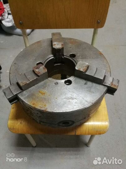 Токарный патрон 3 х кулачковый 250мм