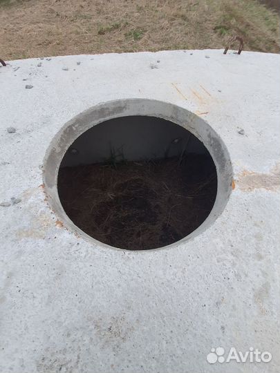 Кабельный колодец связи