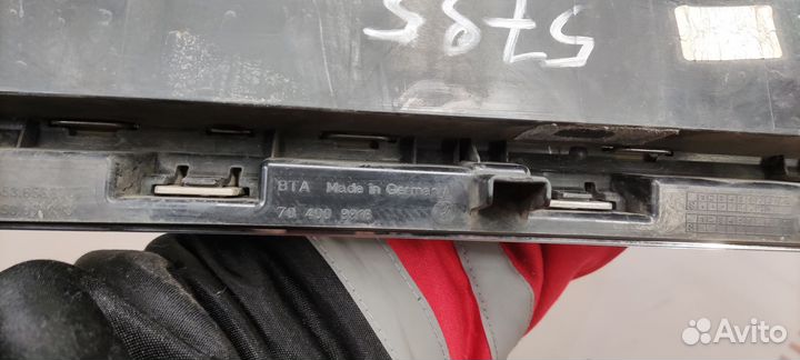 Решетка радиатора Volkswagen Touareg 3