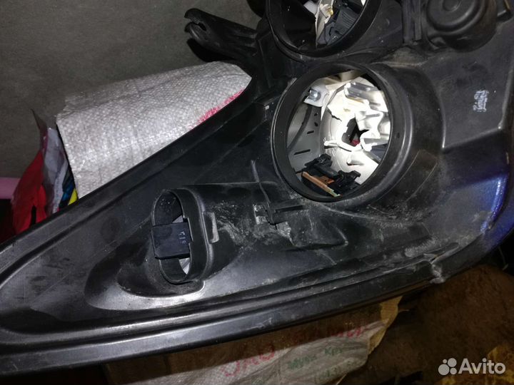 Фара форд фокус рестайлинг б/у с дефектами