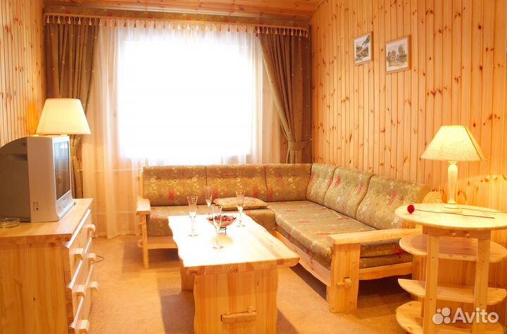 Маленький комод деревянный из массива