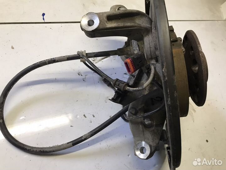 Поворотный кулак задний правый Мерседес w212 4 mat