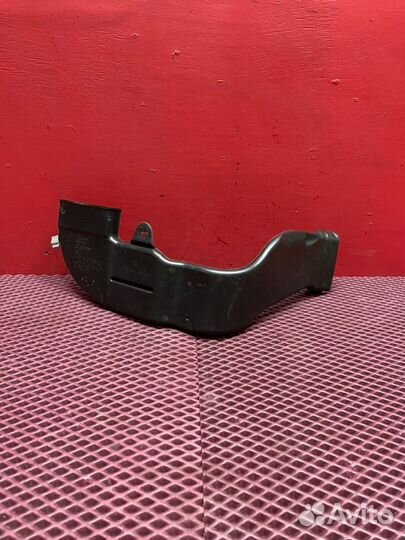 Воздуховод задний правый Audi A8 D4 cdda 2012